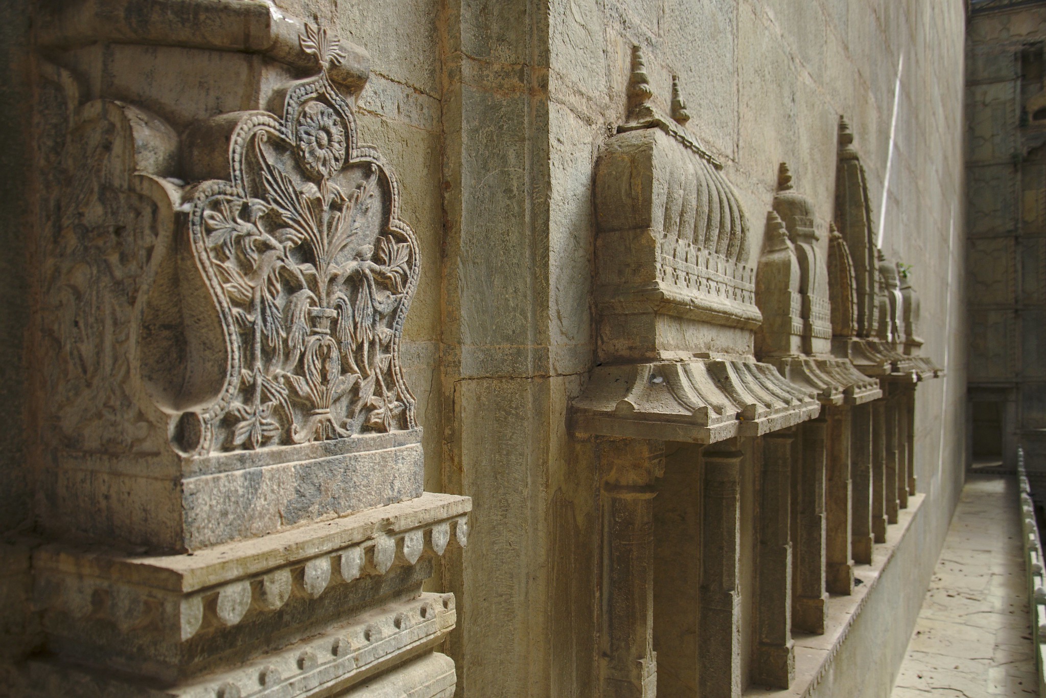 Raniji ki Baori mini temples carved